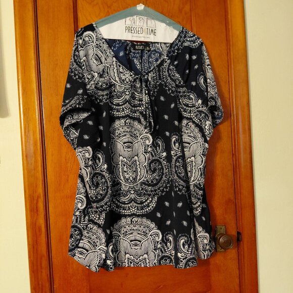 ana blue and white tunic blouse medallion print 3X - Picture 3 of 11